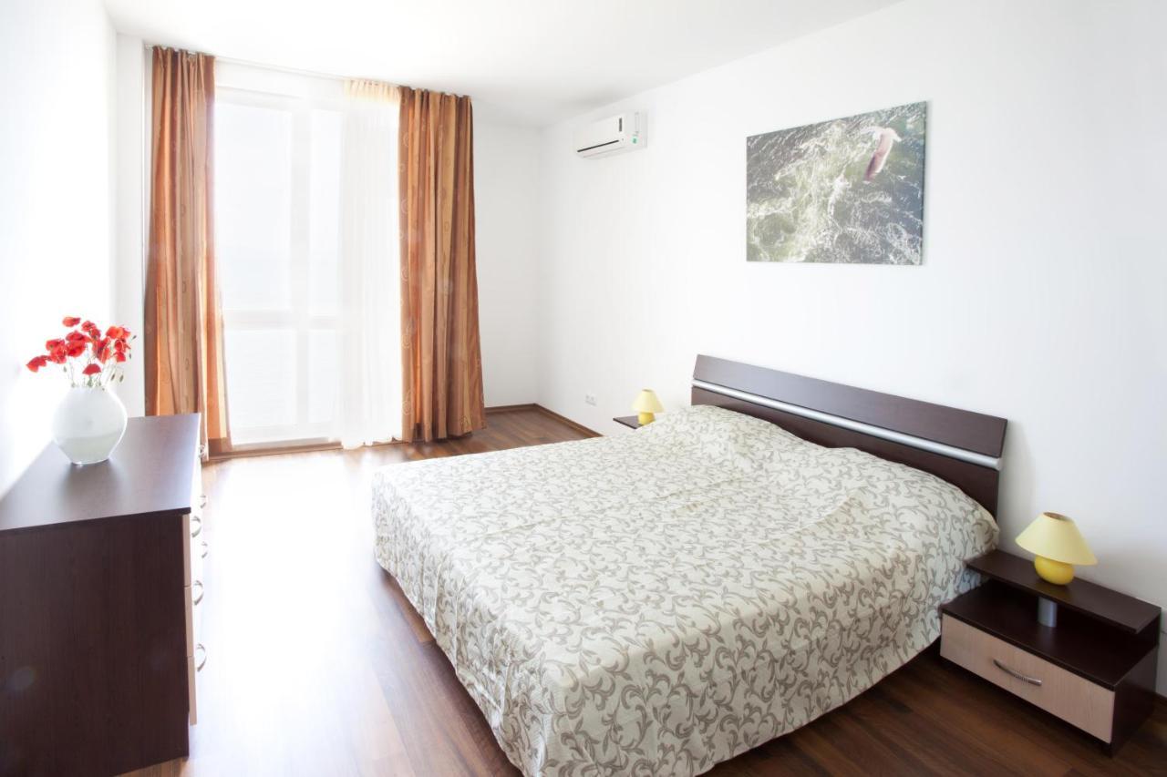 Vilmar Aparthotel Pomorie Exteriör bild