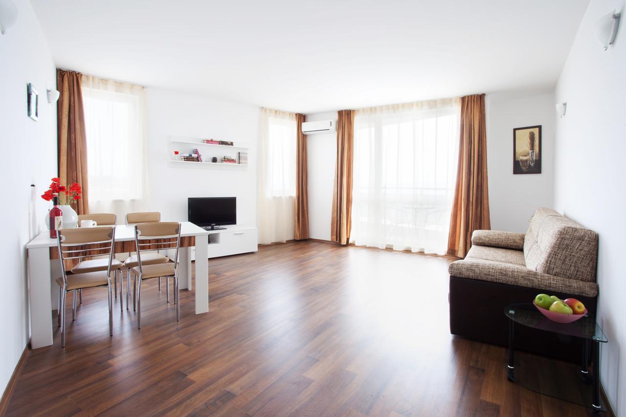 Vilmar Aparthotel Pomorie Exteriör bild