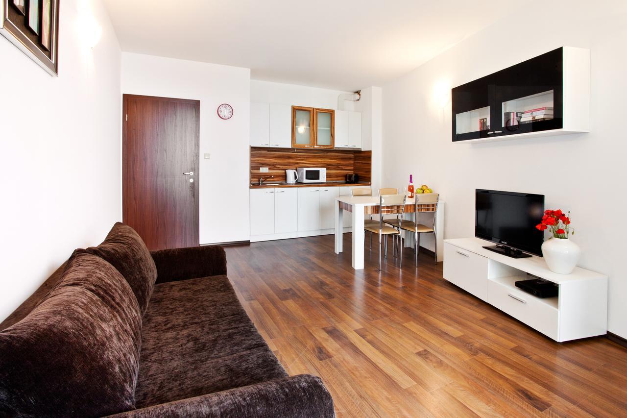 Vilmar Aparthotel Pomorie Exteriör bild