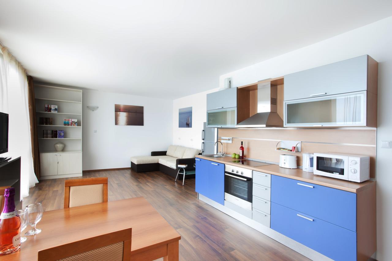Vilmar Aparthotel Pomorie Exteriör bild