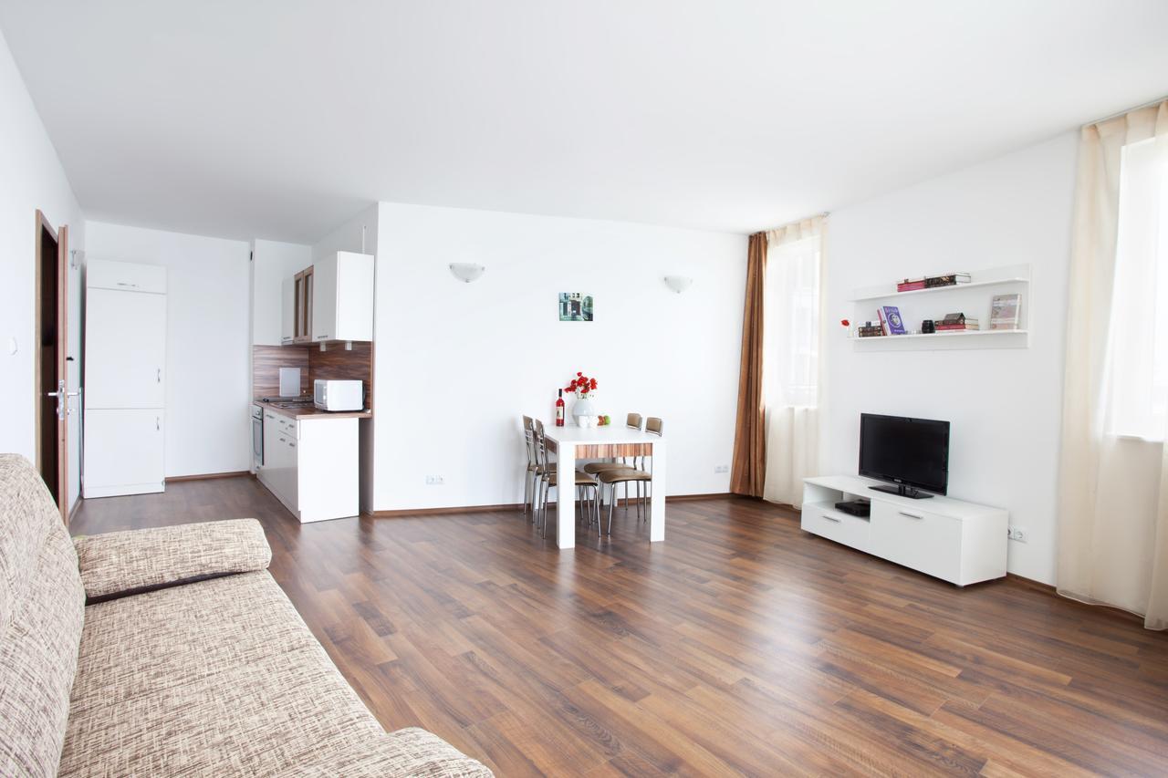Vilmar Aparthotel Pomorie Exteriör bild