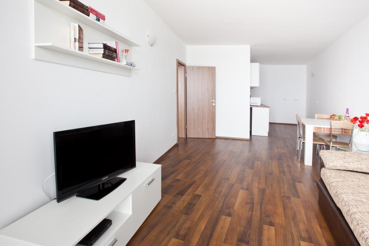 Vilmar Aparthotel Pomorie Exteriör bild