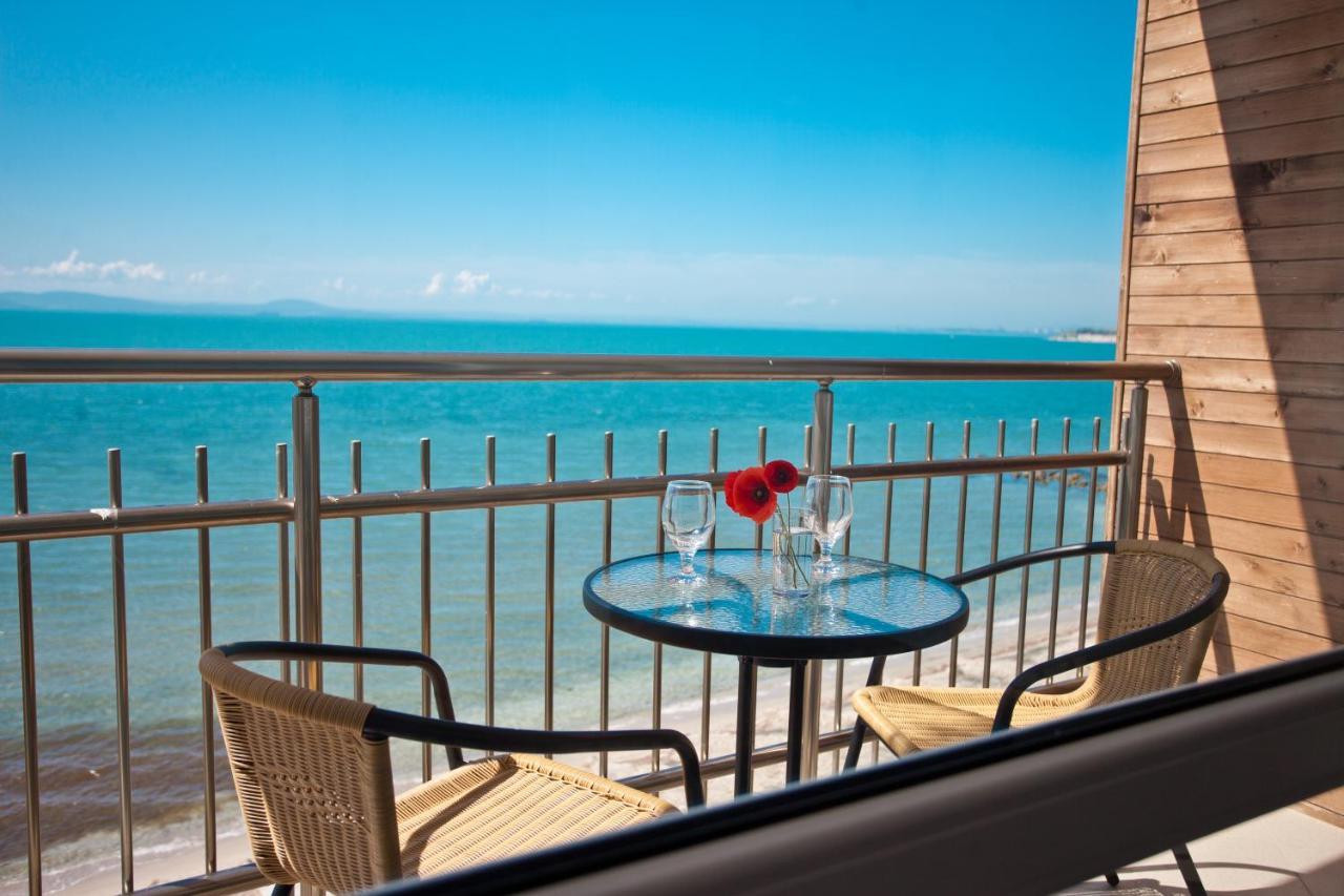 Vilmar Aparthotel Pomorie Exteriör bild