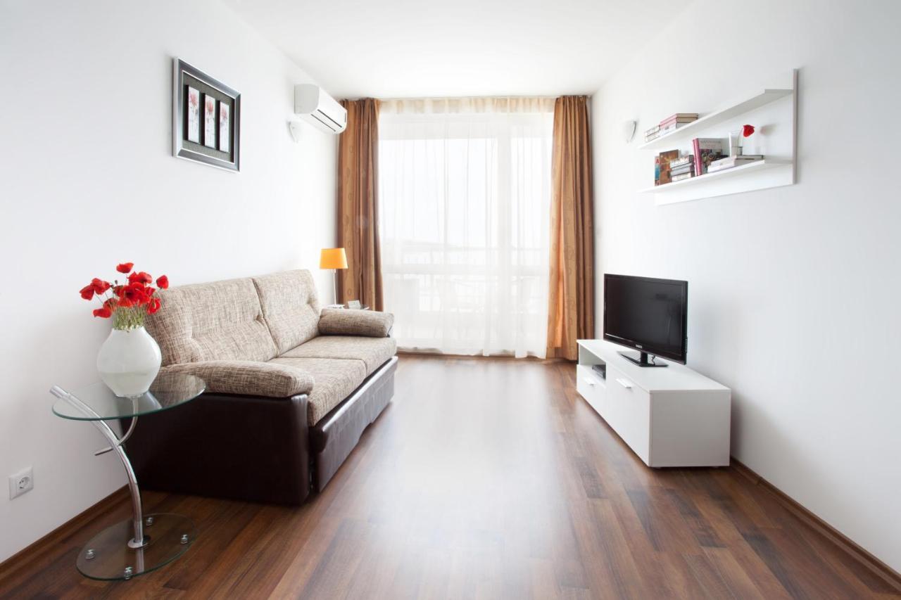 Vilmar Aparthotel Pomorie Exteriör bild